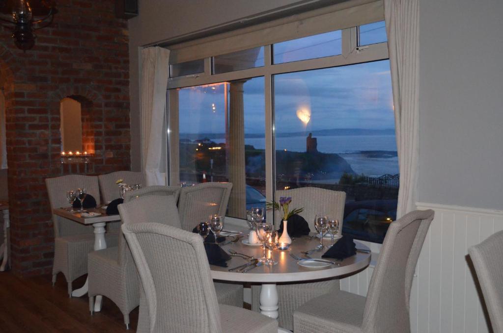 The Cliff House Hotel Баллибанион Экстерьер фото